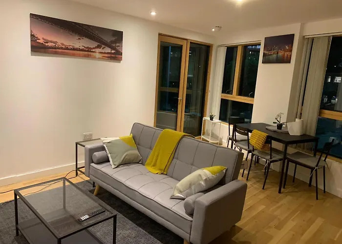 Luxury Flat Town Centre