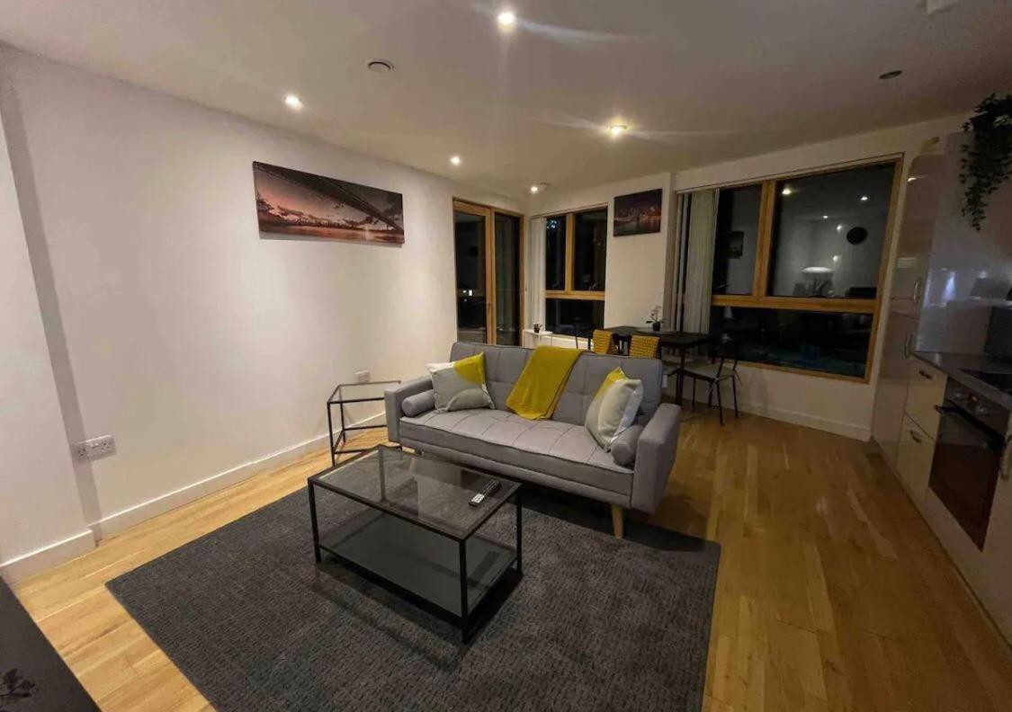 Luxury Flat Town Centre Apartment Reading